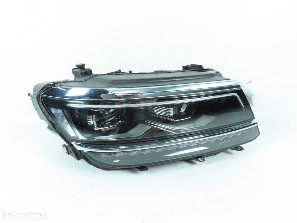 Farol Xenon Direito Seminovo/ Original VW TIGUAN (AD1) 5NB941082D / 5NB941114E - 2