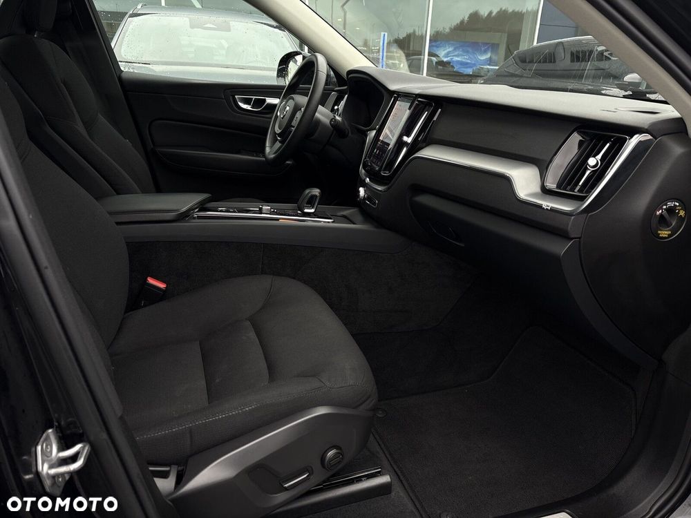 Volvo XC 60 B4 B Momentum Pro - 10