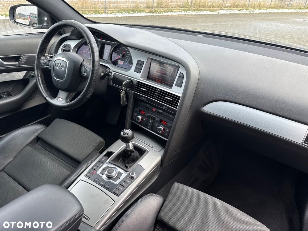 Audi A6 Avant 2.4 - 18