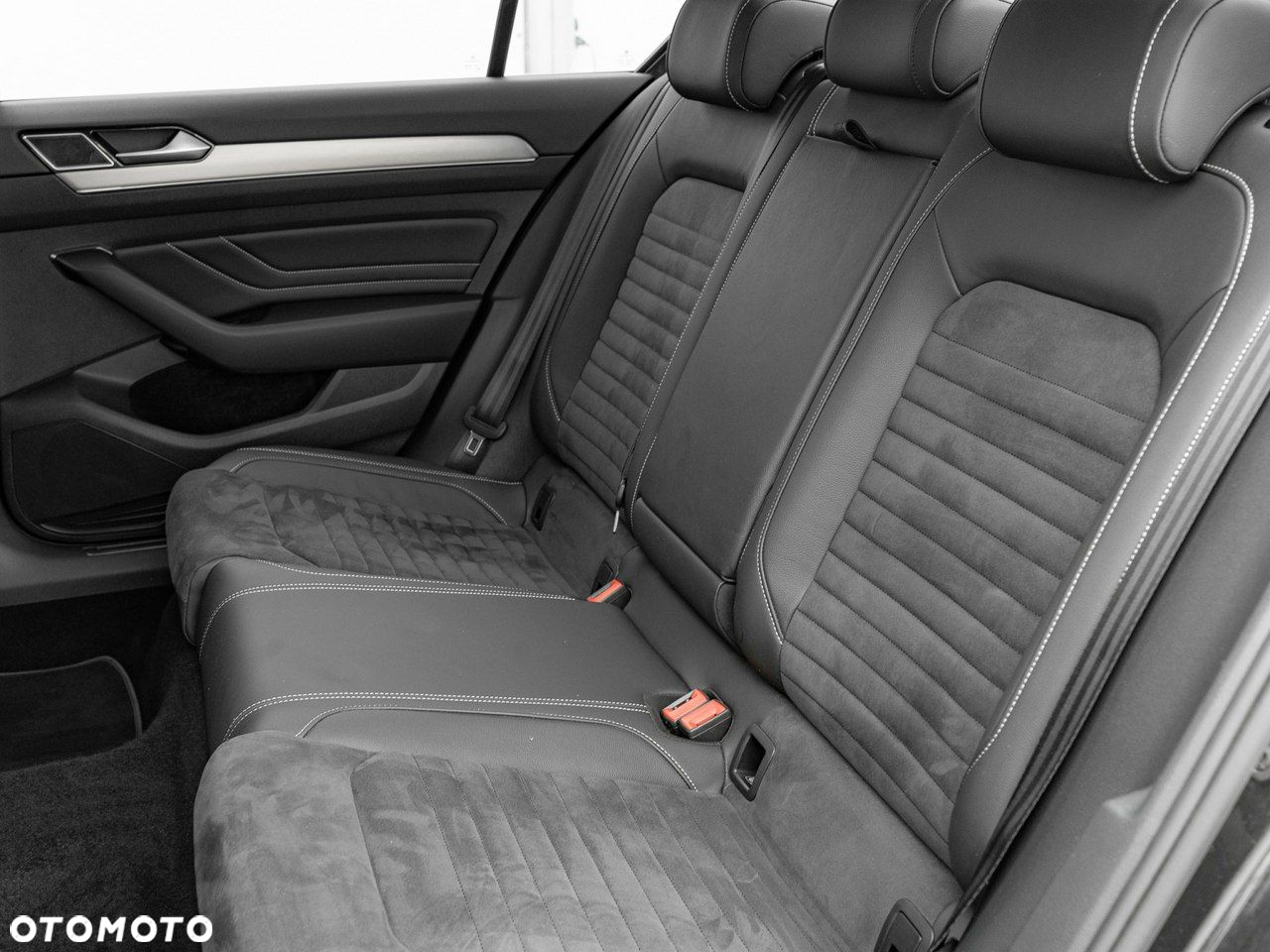 Volkswagen Passat 2.0 TDI Elegance DSG - 25
