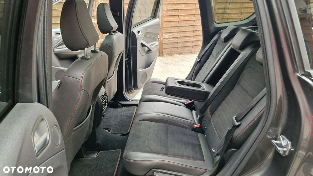 Ford Kuga 1.5 EcoBoost 2x4 ST-Line - 13