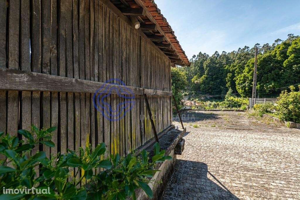 Quinta com Casa Rústica e Terreno com +5000 m2 - Grande imagem: 4/52