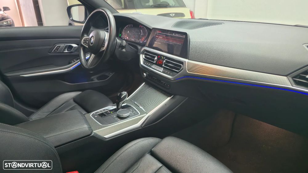 BMW 318 d Pack M Shadow Auto - 11