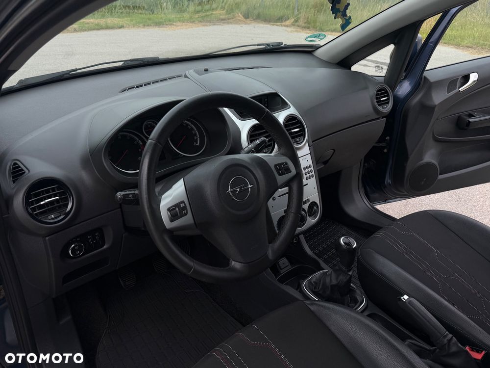 Opel Corsa 1.2 16V Cosmo - 13