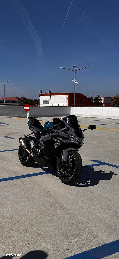 Kawasaki ZX-6R Ninja KRT Edition - 4