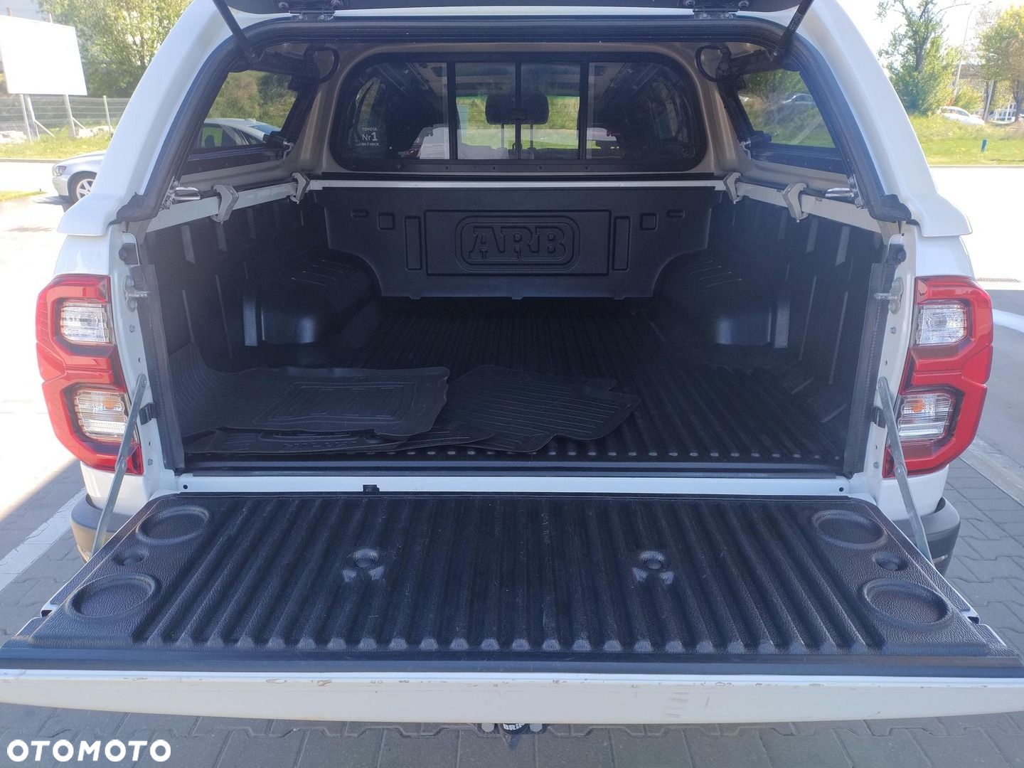 Toyota Hilux 2.8 D-4D Double Cab GR Sport 4x4 - 13