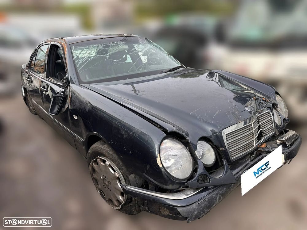 MERCEDES-BENZ Classe E Sedan (W210) E 300 3.0 Turbo diesel Diesel 177 cv  130 kW 1996 - 1999 OM 606.962 para peças - 1