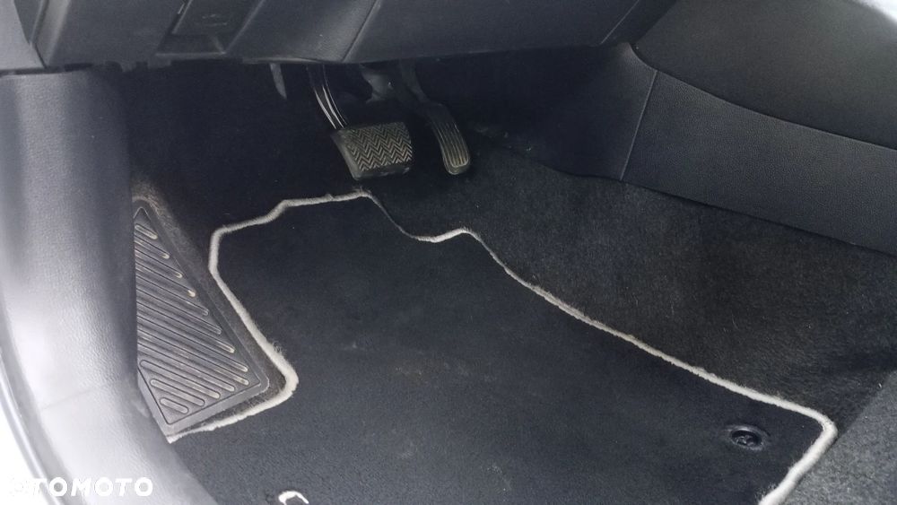 Toyota Corolla 1.8 Hybrid Club - 10
