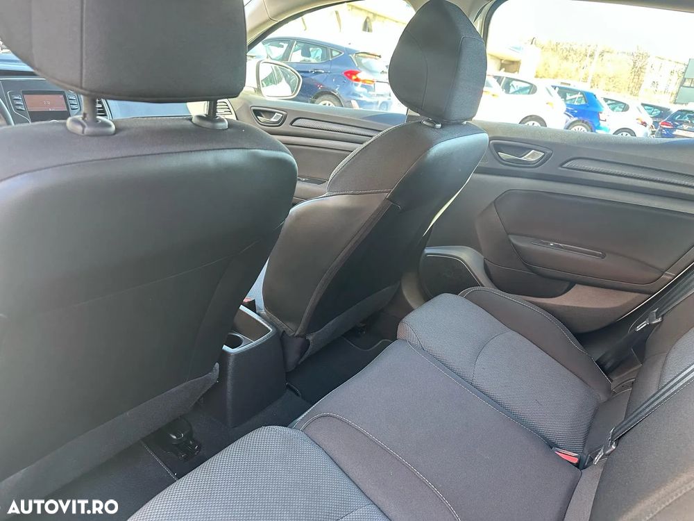Renault Megane TCE 114 GPF Life - 6
