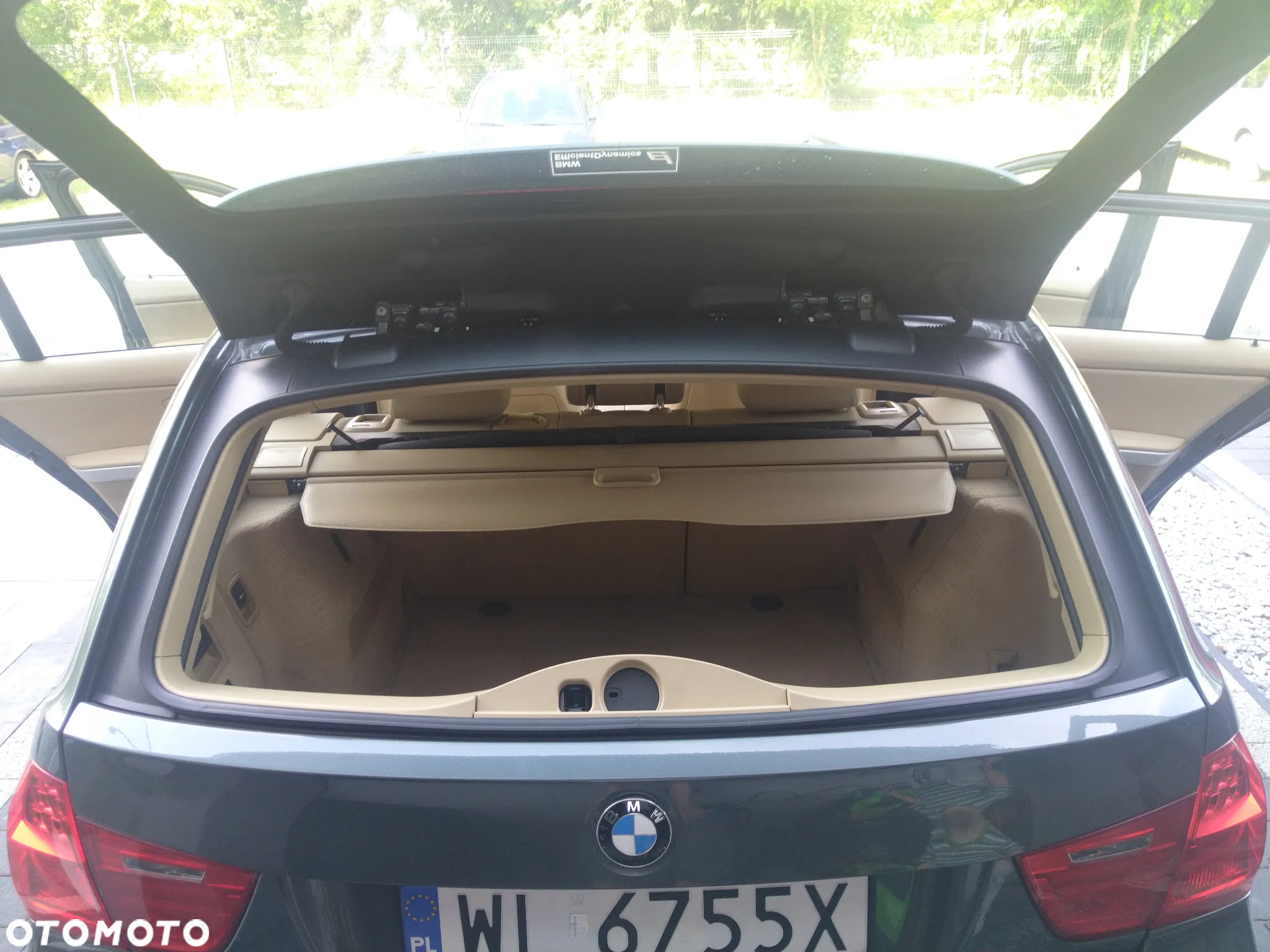 BMW Seria 3 318d DPF Touring - 34