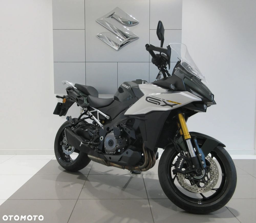 Suzuki GSX - 3