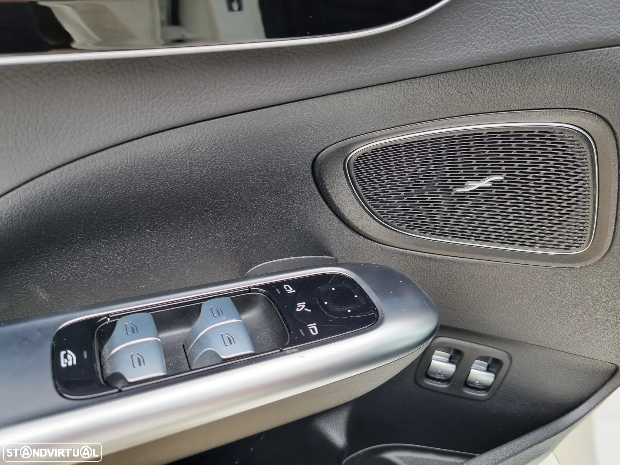 Mercedes-Benz C 300 e AMG Line - 32