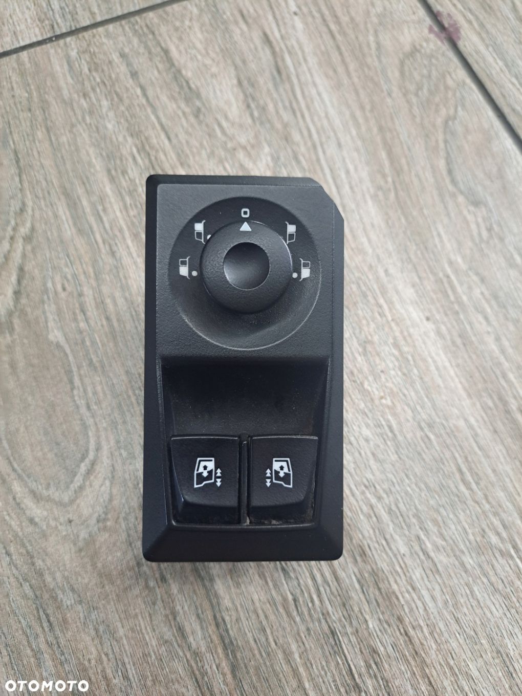 PRZEŁĄCZNIK SZYB PANEL RENAULT GAMA T RANGE C K D - 1