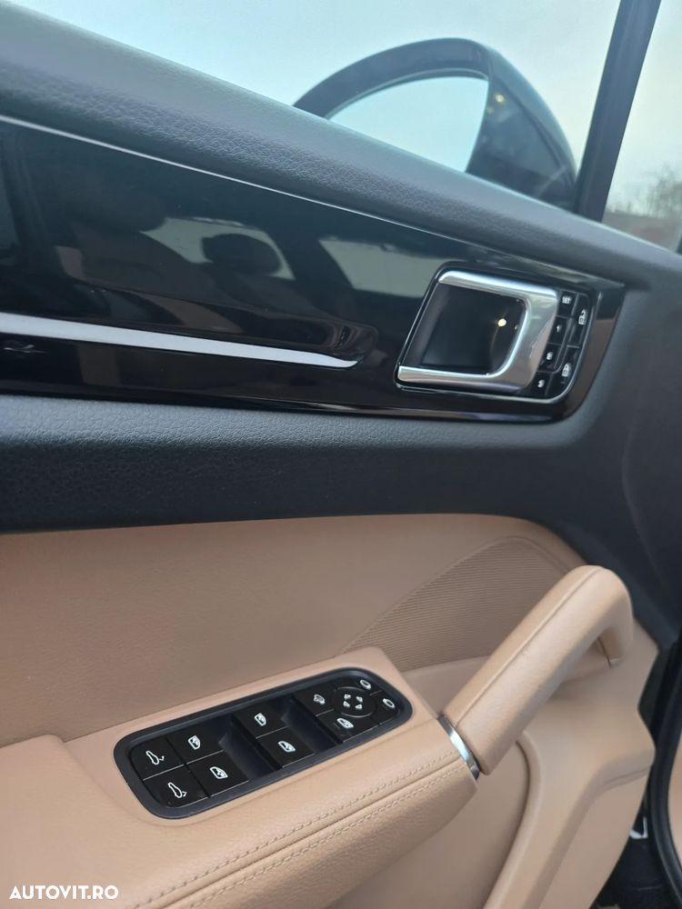 Porsche Cayenne Tiptronic S - 12