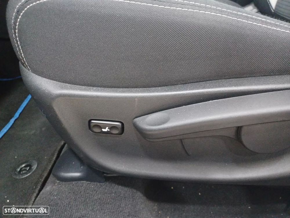 Toyota Avensis Touring Sports 1.6 D-4D Edition-S - 24