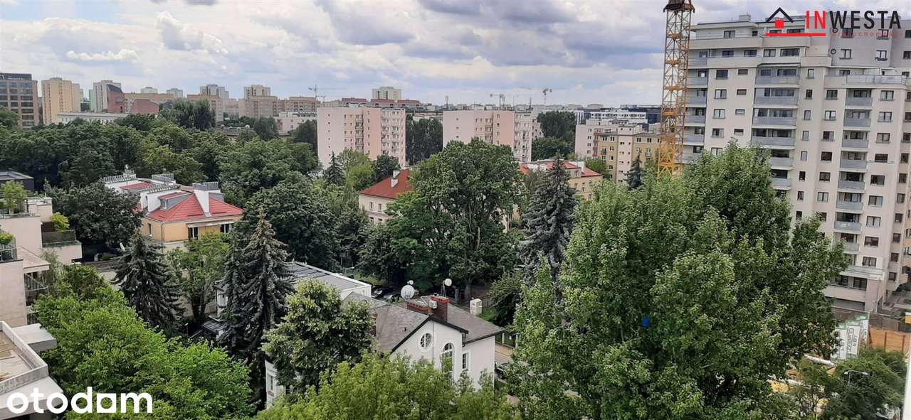 Atrakcyjne Ciche Z Balkonem; K Metra