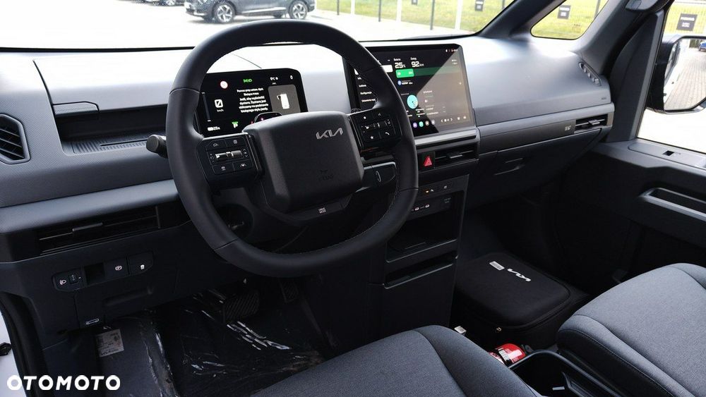 Kia PV5 - 12