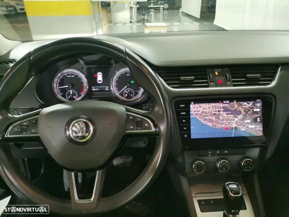 Skoda Octavia Break 2.0 TDI Ambition DSG - 6
