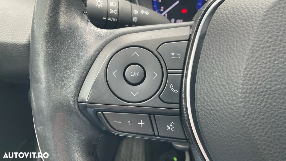 Toyota Corolla 1.8 HSD Dynamic - 29