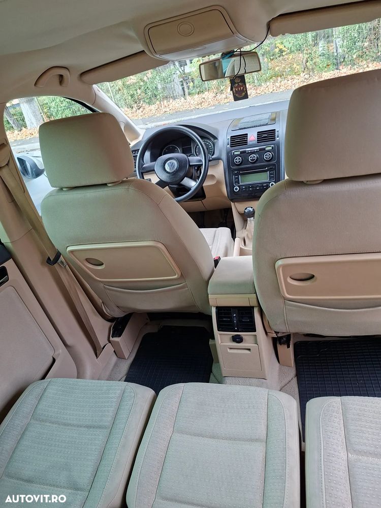 Volkswagen Touran - 9