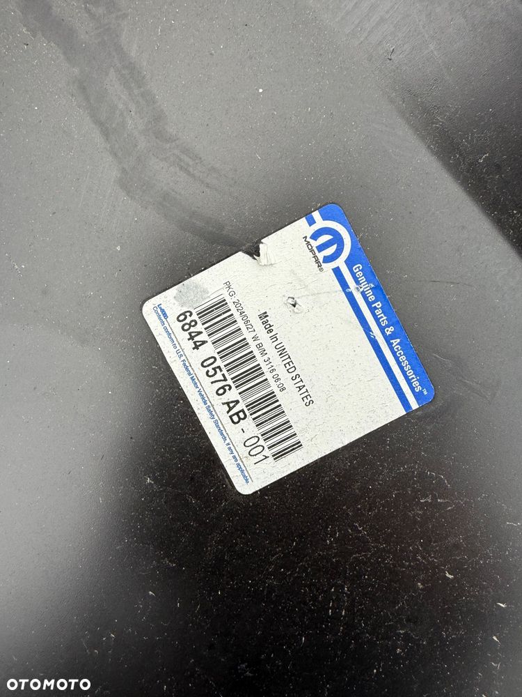 POSZYCIE BŁOTNIKA BŁOTNIK TYŁ PRAWY DODGE CHALLENGER 68440576AB - 2