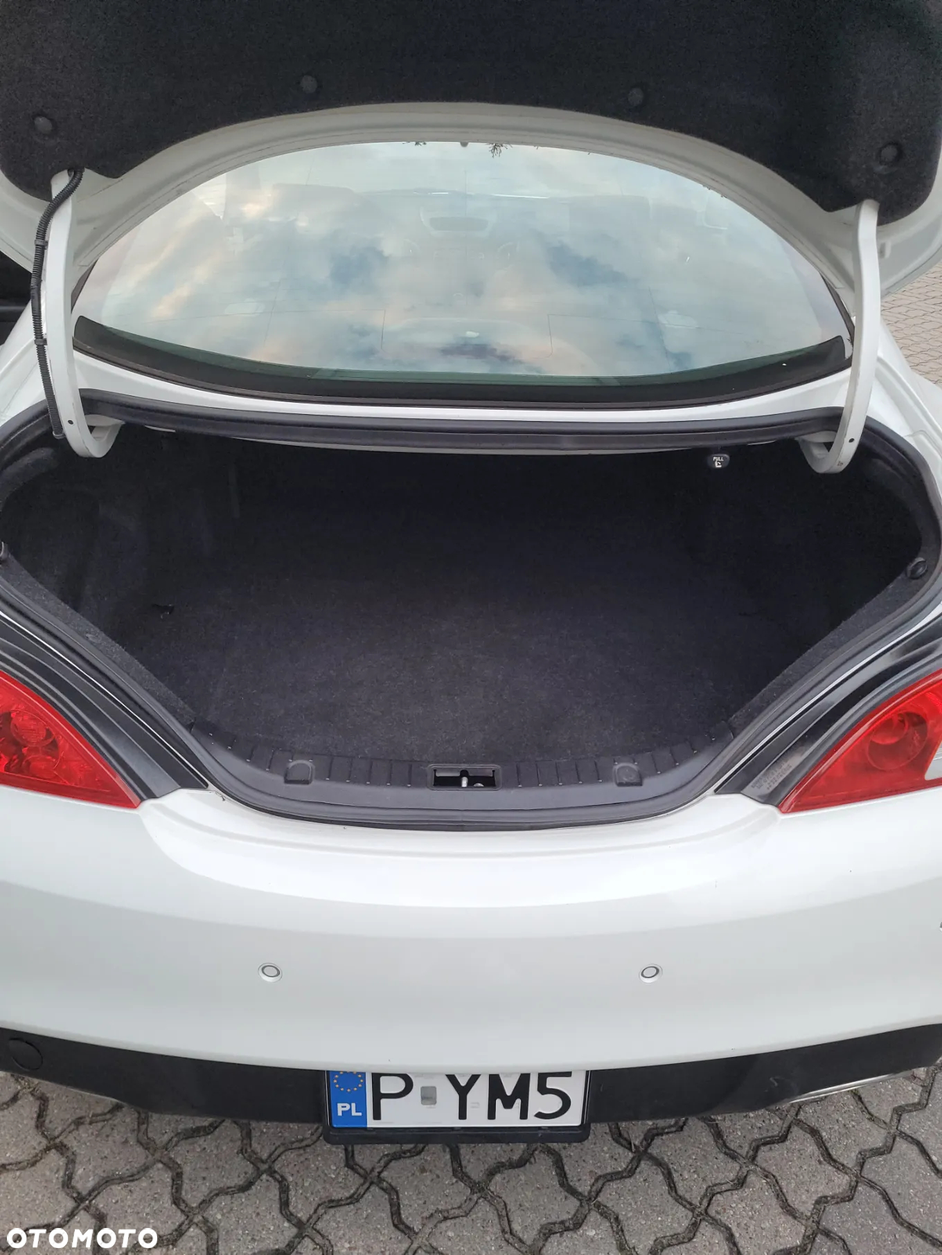 Hyundai Genesis Coupe - 4