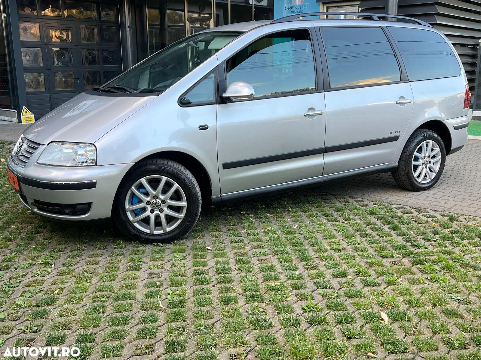 Volkswagen Sharan 1.9 TDI Highline Aut - 15