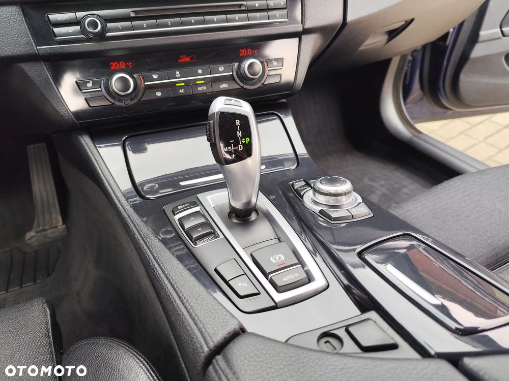 BMW Seria 5 520d xDrive - 4