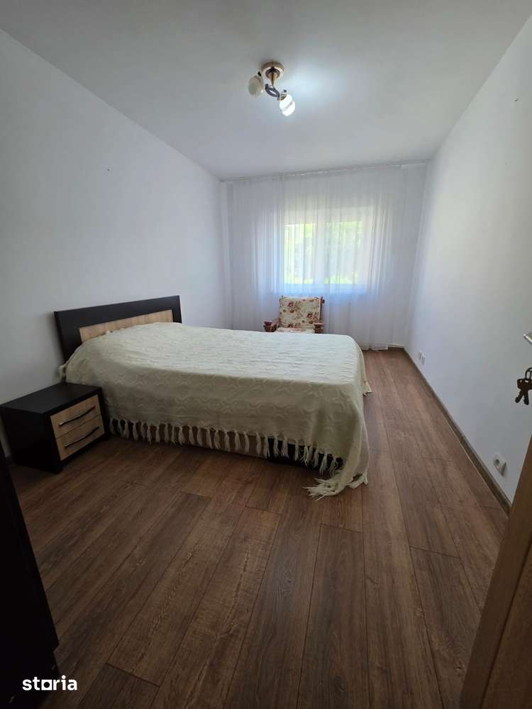 Apartament cu 3 camere decomandate, Târgu Ocna — fotografia 3