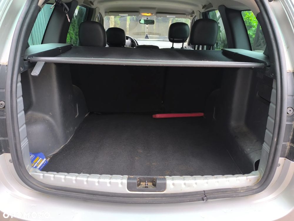 Dacia Duster 1.6 - 9