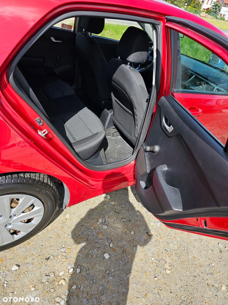 Kia Rio - 10