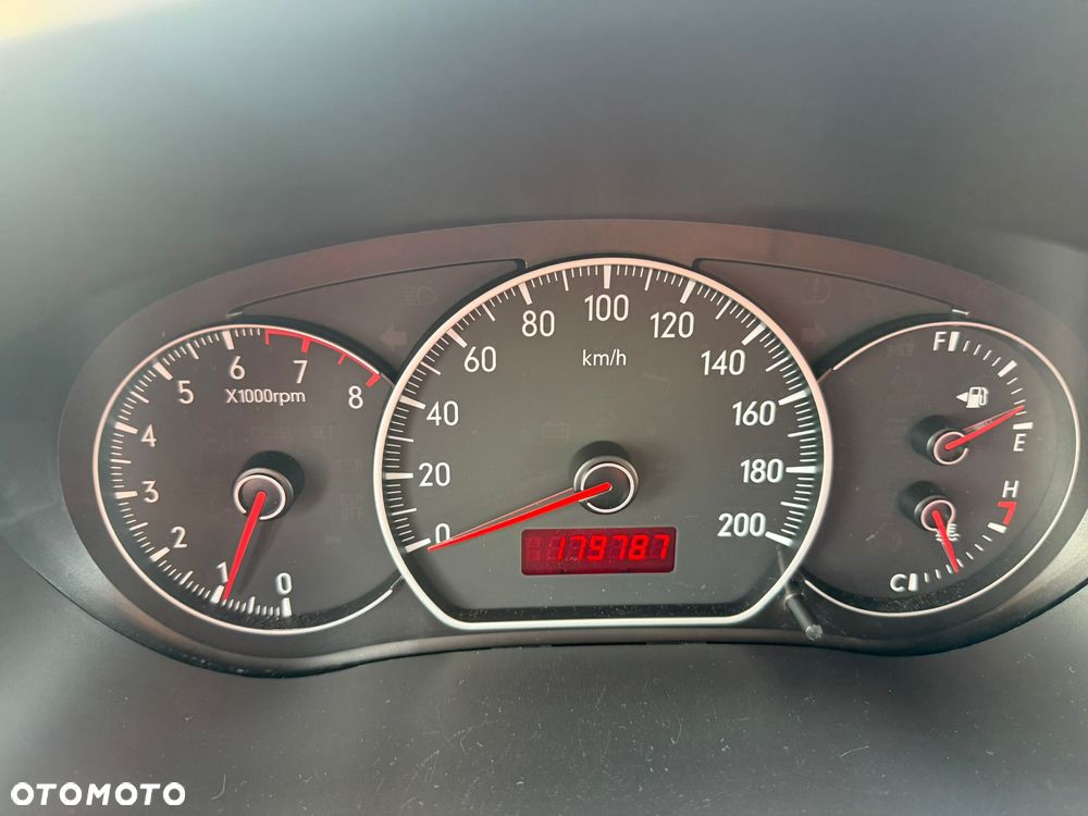 Suzuki SX4 1.6 GS / Premium - 8