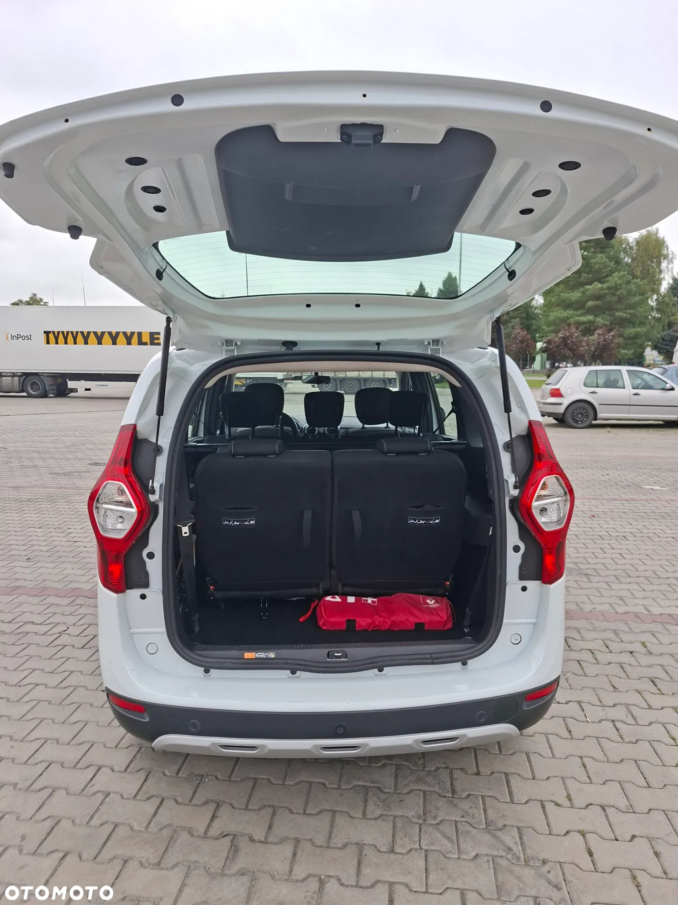Dacia Lodgy 1.5 Blue dCi Stepway S&S - 11