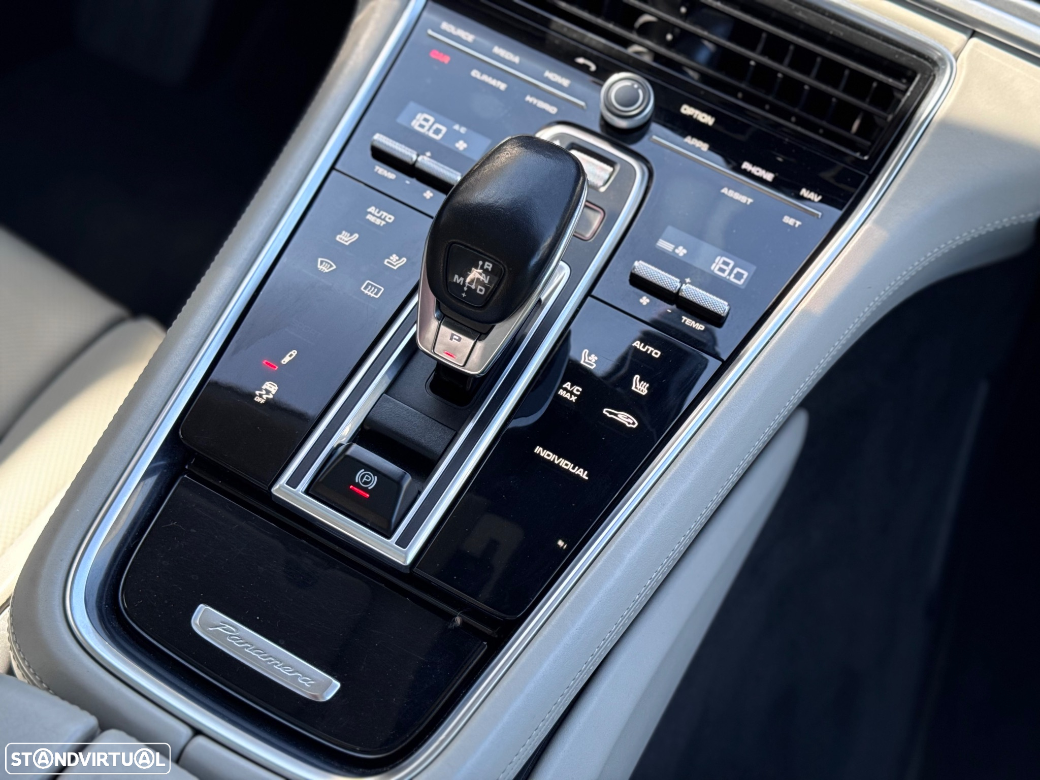 Porsche Panamera Sport Turismo 4 E-Hybrid - 12