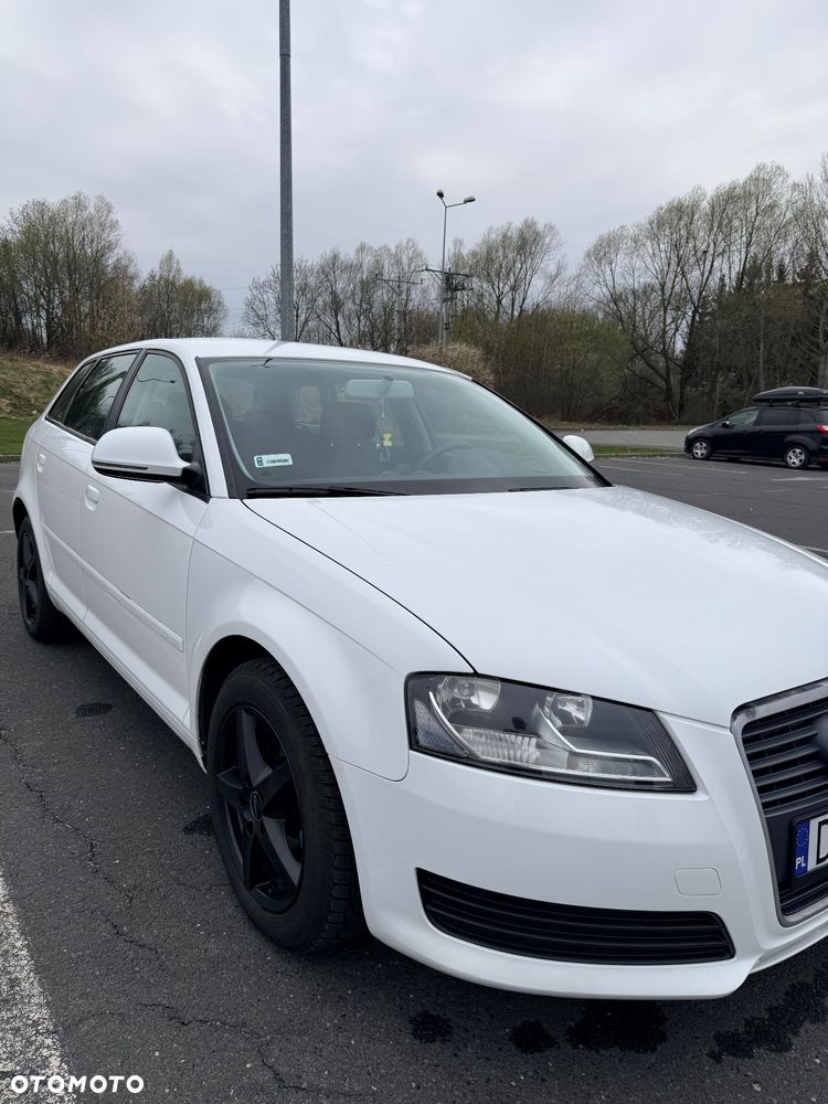 Audi A3 Sportback - 1