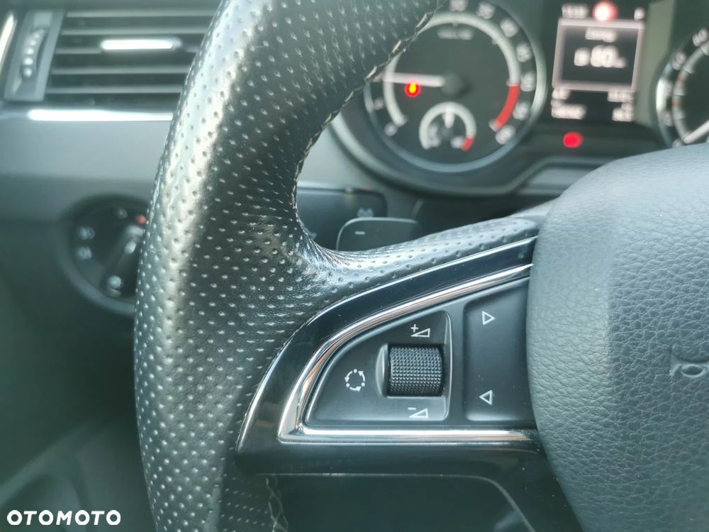 Skoda Octavia 2.0 TDI DSG RS - 14