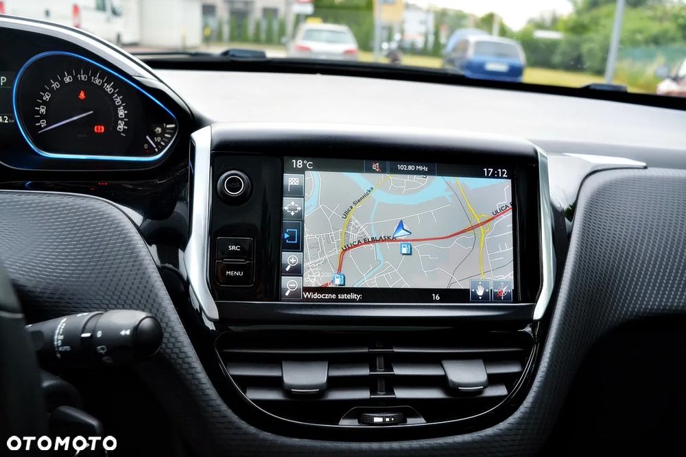 Peugeot 2008 PureTech 110 GPF Stop&Start EAT6 Allure - 9