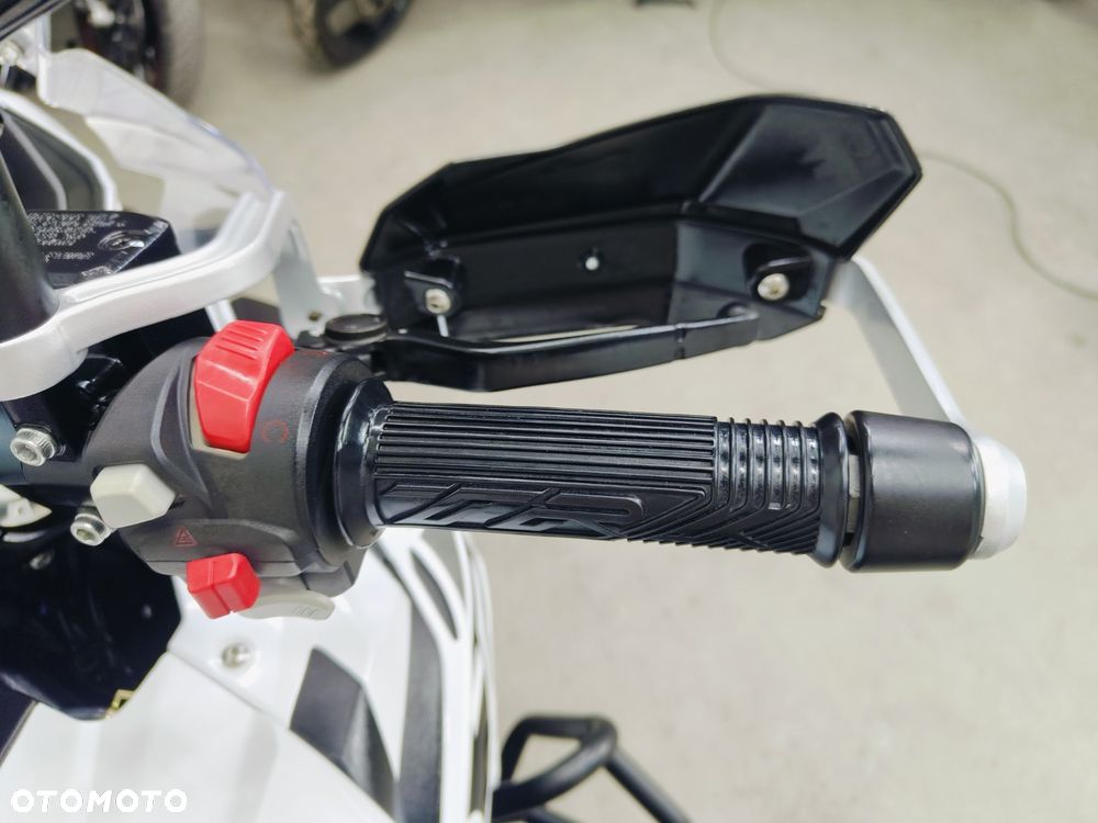 Benelli TRK 502X - 16