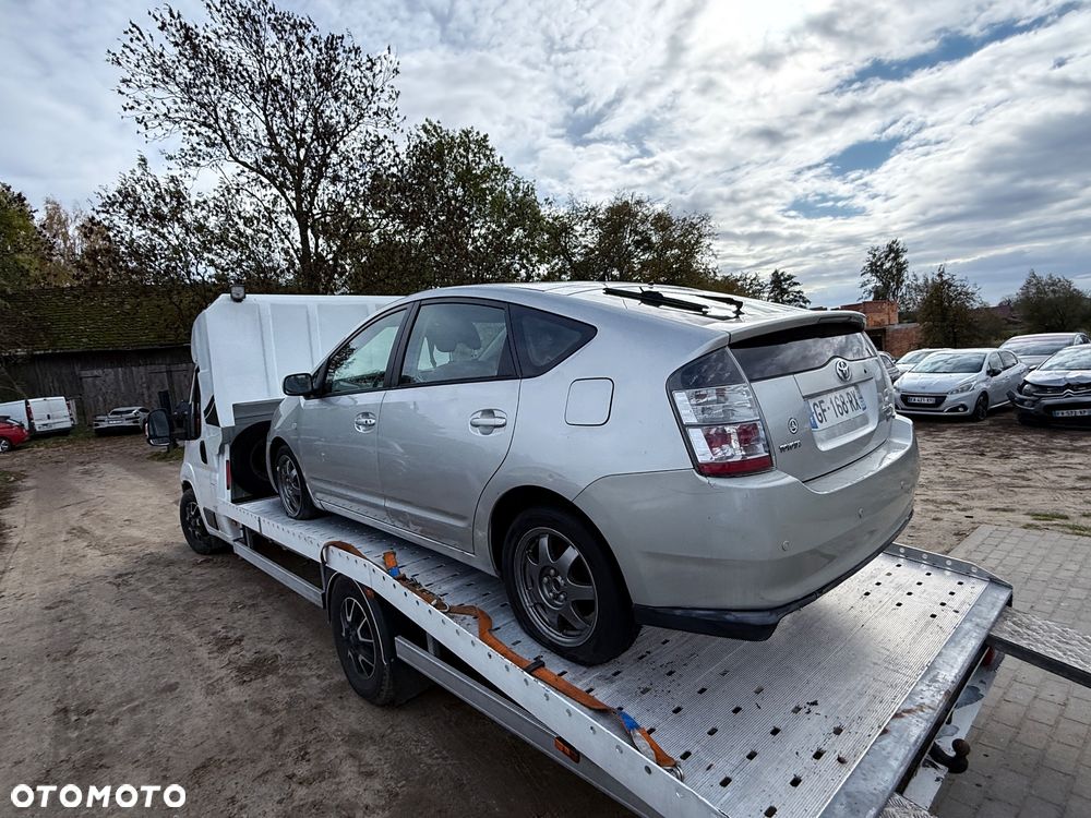 Toyota Prius (Hybrid) Executive - 4