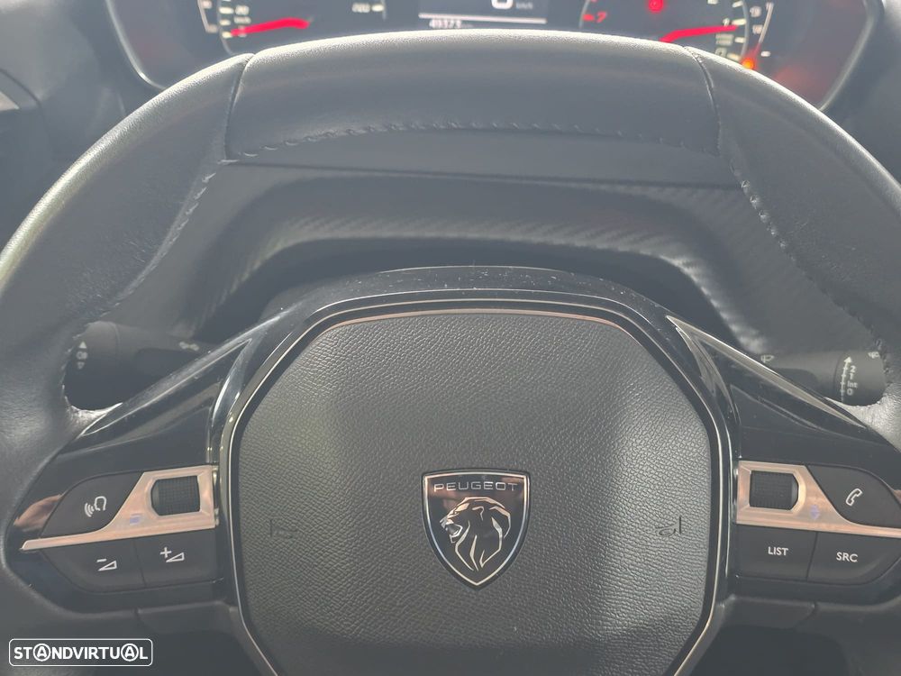 Peugeot 208 - 16