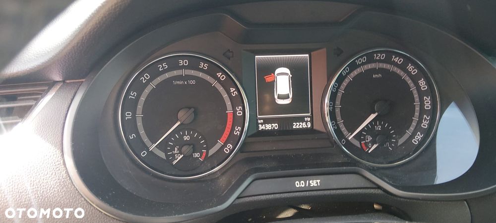Skoda Octavia Scout 2.0 TDI 4x4 DSG - 1