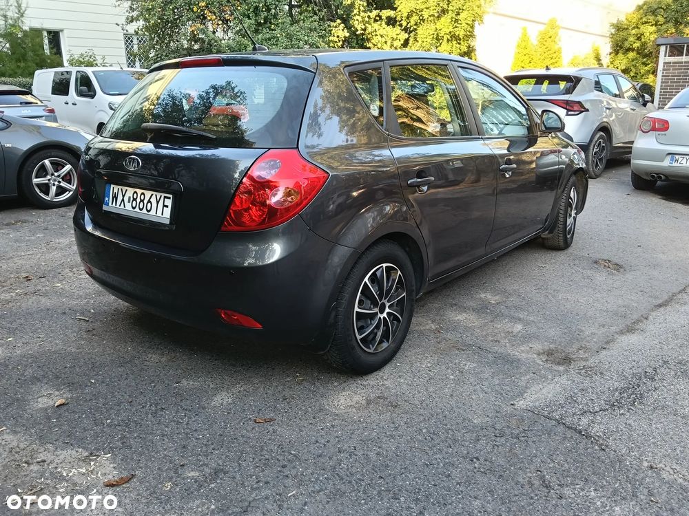 Kia Ceed 1.6 Comfort - 23