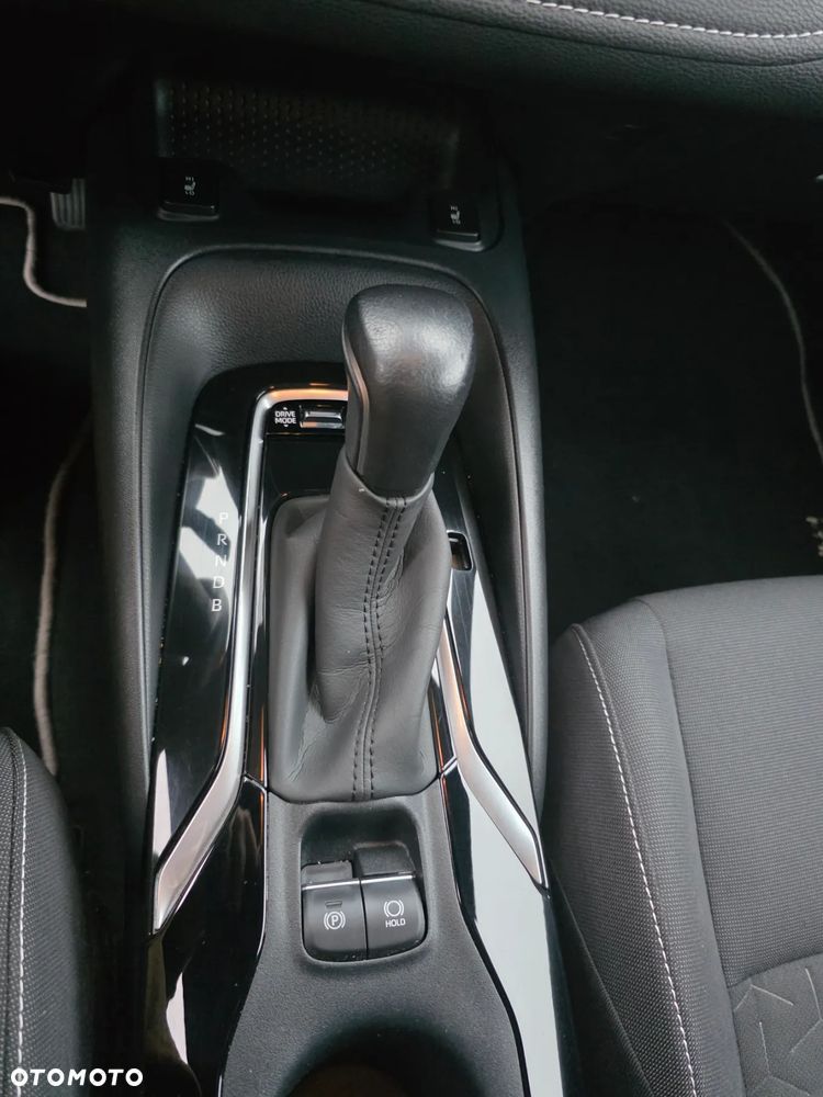 Toyota Corolla 1.8 Hybrid Comfort - 23