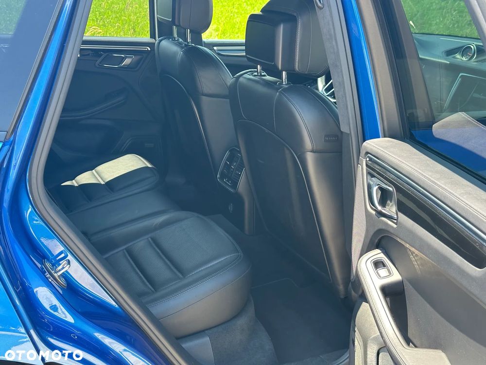 Porsche Macan Turbo - 25