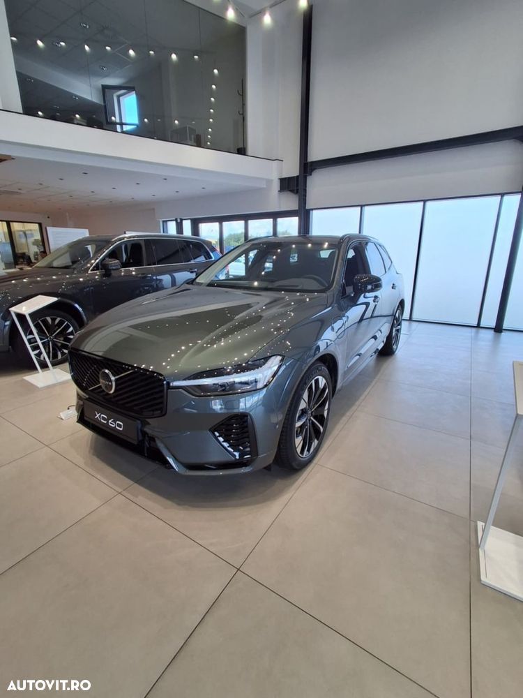 Volvo XC 60 T8 AWD AT PHEV Ultra Dark - 4