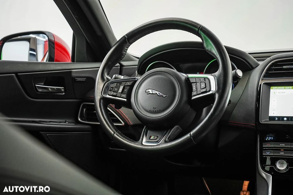 Jaguar XE 20d Aut. R-Sport - 18