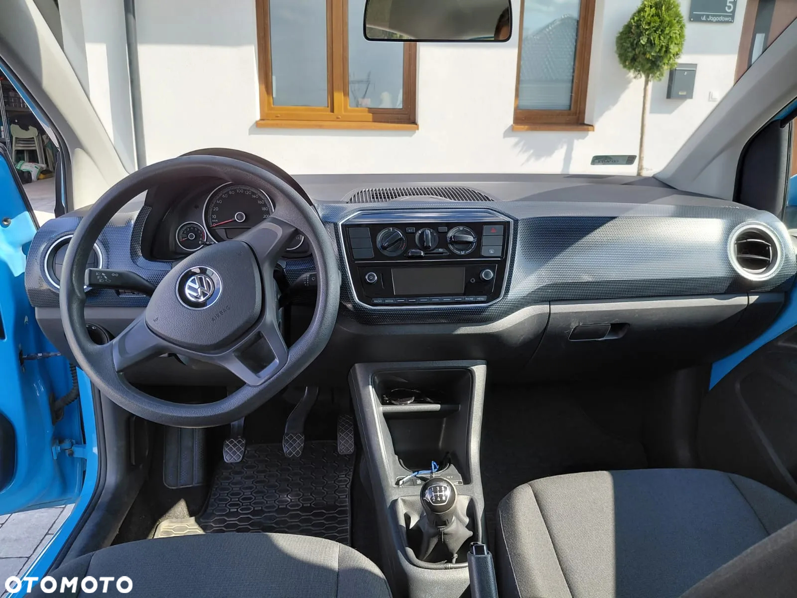 Volkswagen up! - 10