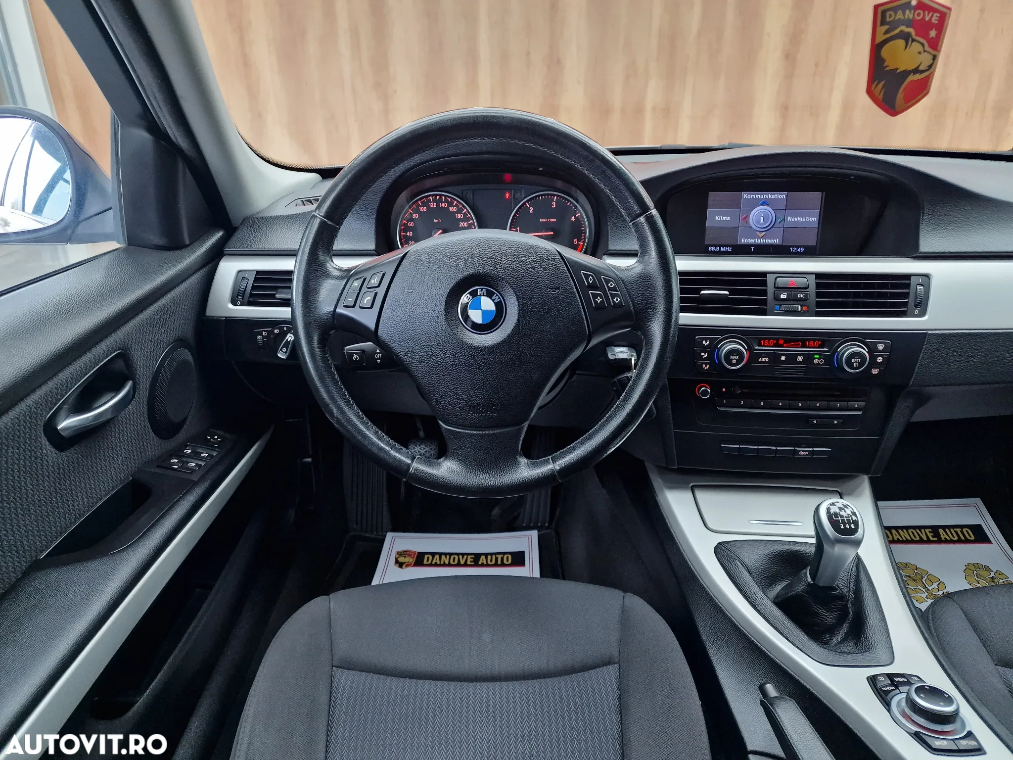 BMW Seria 3 318d DPF Touring - 19