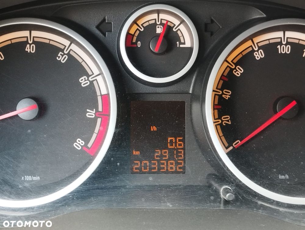 Opel Corsa 1.4 16V Satellite - 6