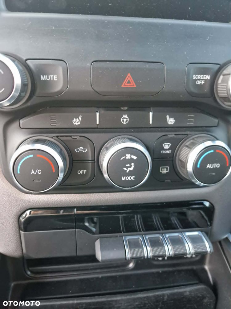 RAM 1500 5.7 Crew Cab Laramie - 15